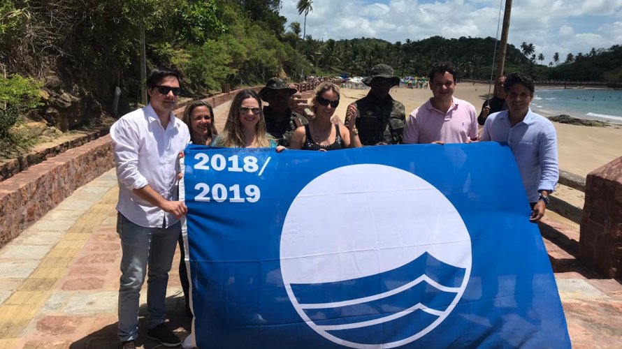 Praia Ponta de Nossa Senhora tem certificação Bandeira Azul renovada